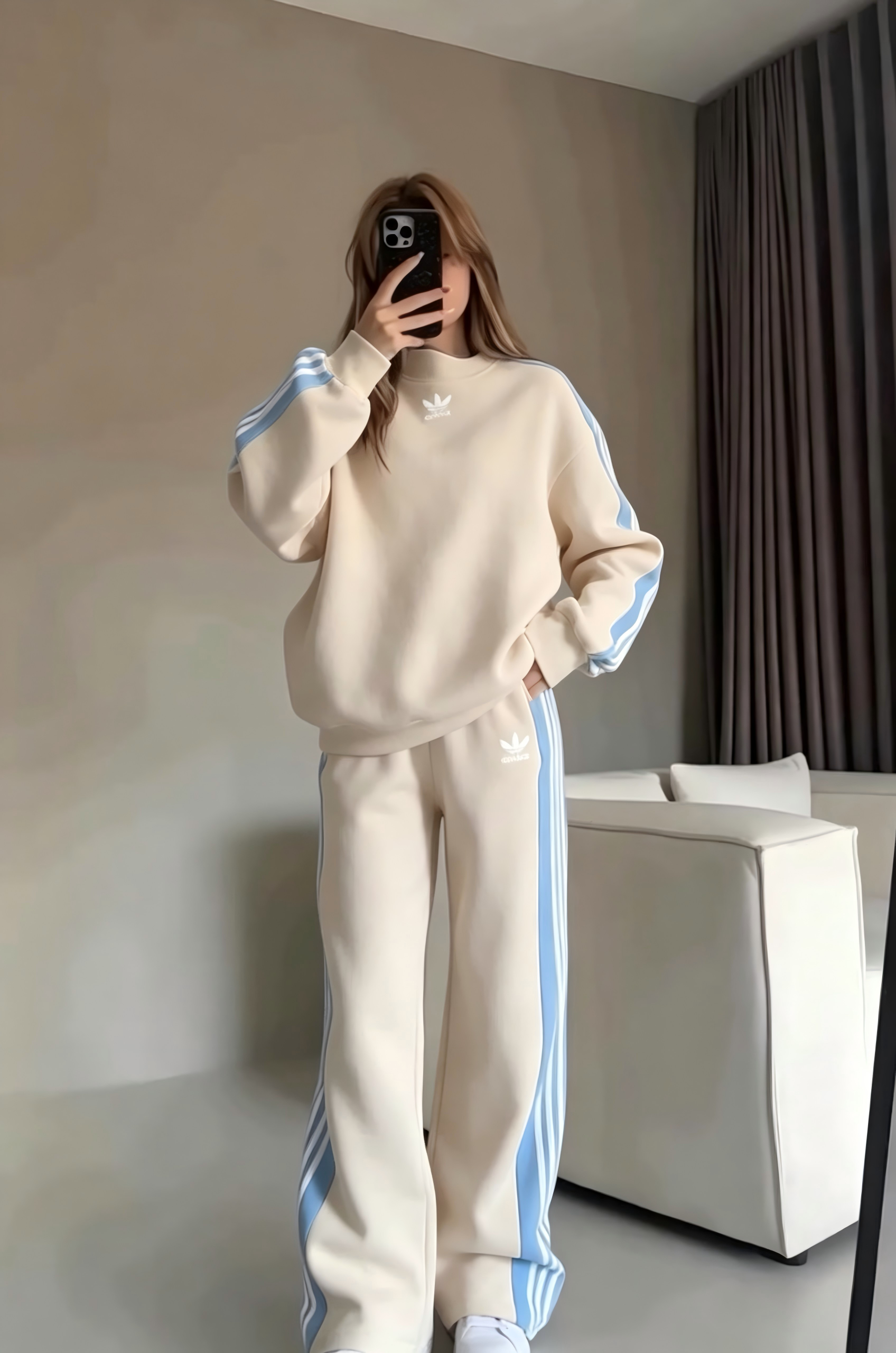 Women's Two-Piece Striped Sports Set: Casual, Loose-Fit Activewear