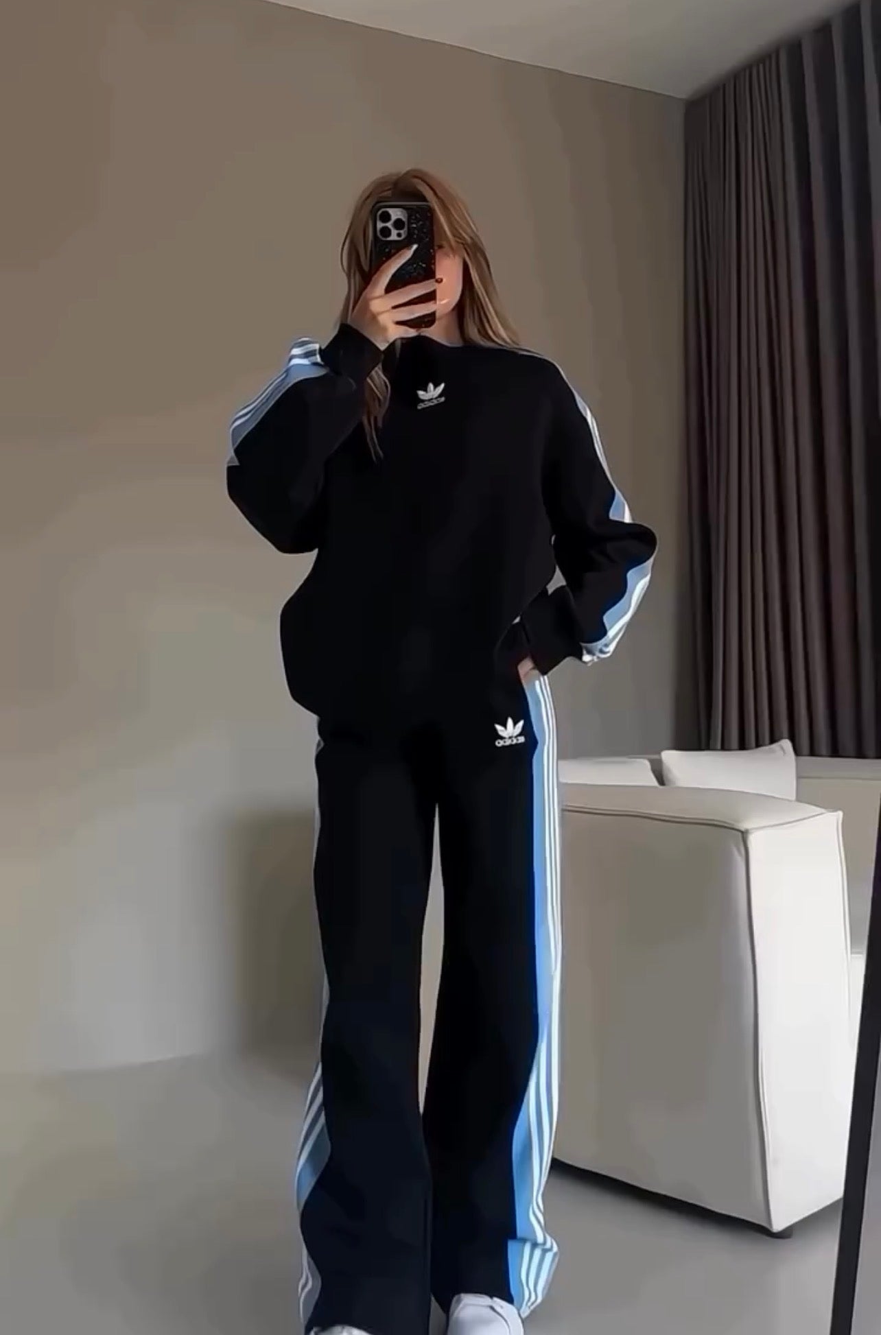 Women's Two-Piece Striped Sports Set: Casual, Loose-Fit Activewear