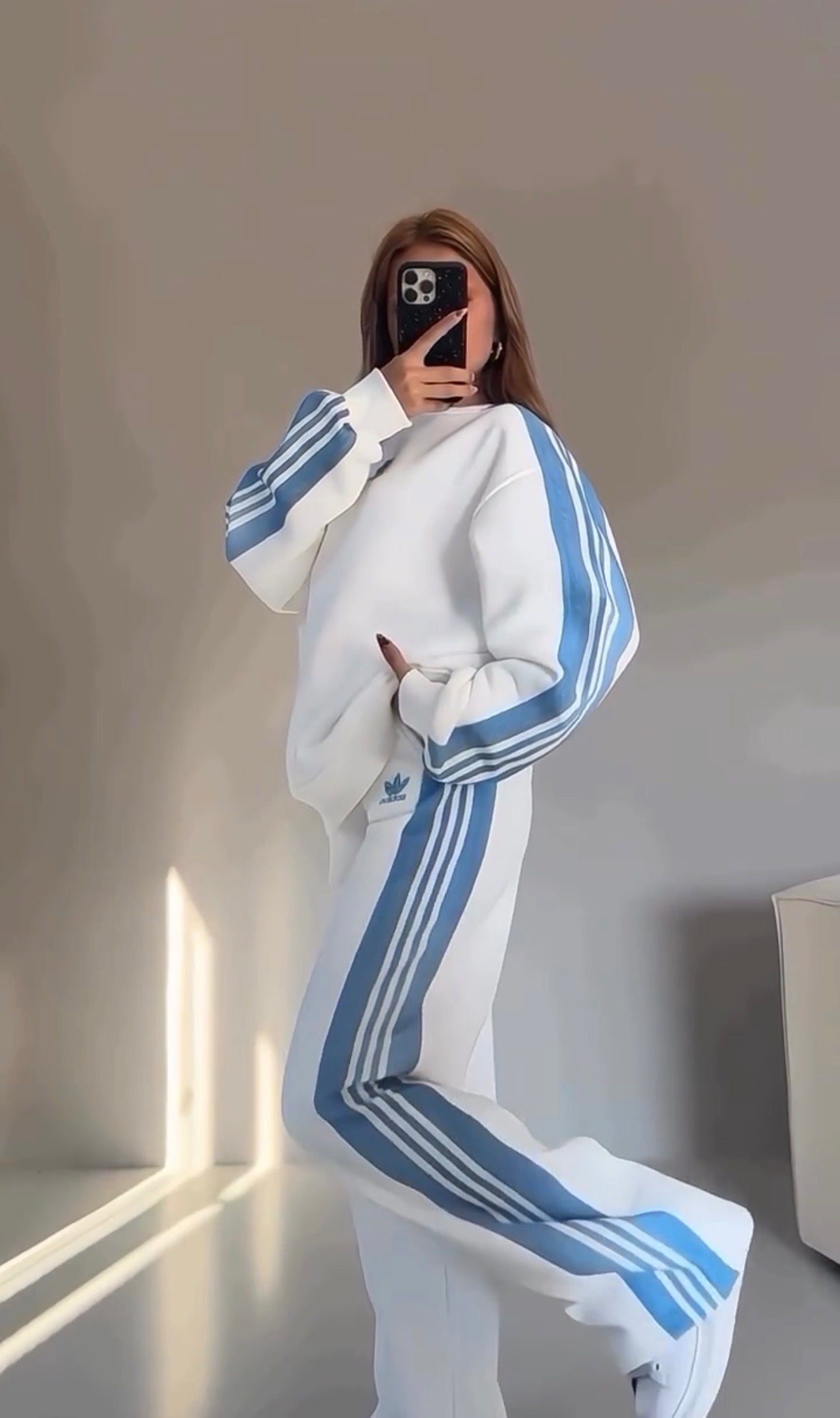 Women's Two-Piece Striped Sports Set: Casual, Loose-Fit Activewear